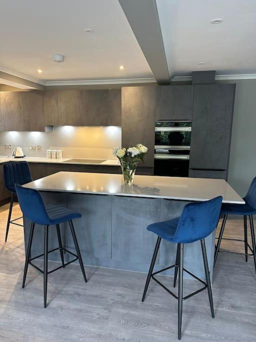 Cameron Coach House Modern Property In Murrayfield إدنبرة المظهر الخارجي الصورة