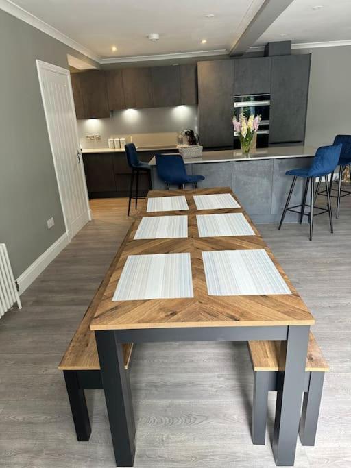 Cameron Coach House Modern Property In Murrayfield إدنبرة المظهر الخارجي الصورة